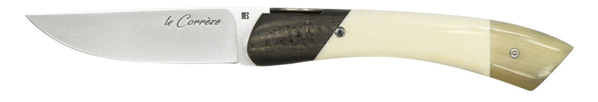 Une série spéciale en acier damas