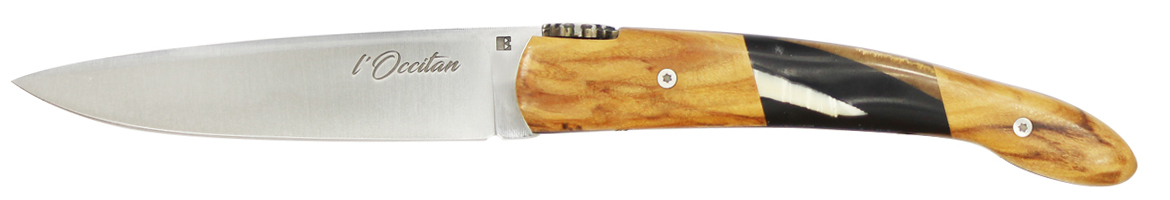 Une série spéciale en acier damas